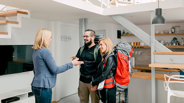 koppelt huurt woning via Airbnb